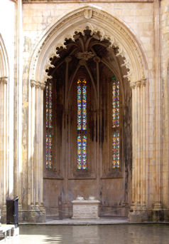 A view of one of the arches within the monastery at Batalha
